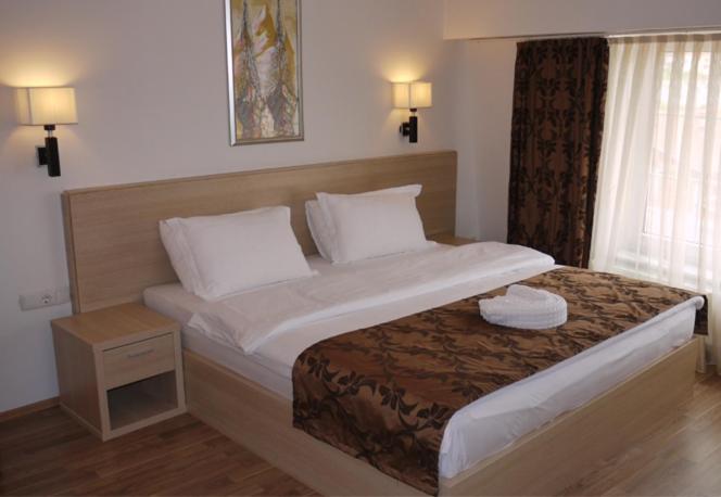 Hotel Pinocchio Приштина Екстер'єр фото